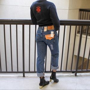 DEADSTOCK VINTAGE LEVI’S MEDIUM BLUE 501s 🦋